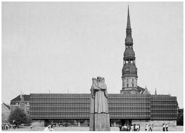 Иллюстрация к книге — Московские дневники. Кто мы и откуда… [i_032.jpg]