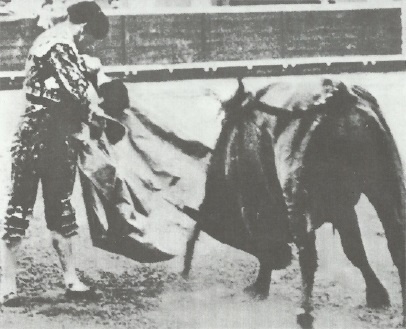 Иллюстрация к книге — Смерть после полудня [i_008.jpg]