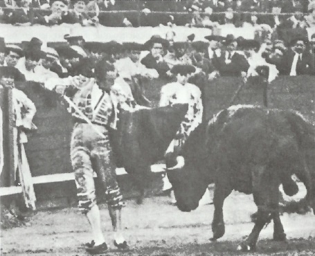 Иллюстрация к книге — Смерть после полудня [i_036.jpg]