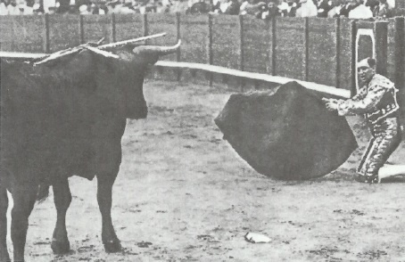 Иллюстрация к книге — Смерть после полудня [i_037.jpg]