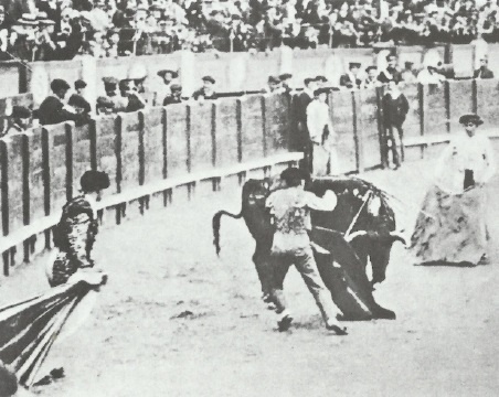 Иллюстрация к книге — Смерть после полудня [i_048.jpg]