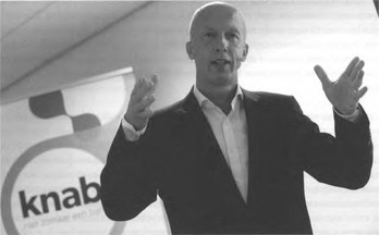 Иллюстрация к книге — ValueWeb. Как финтех-компании используют блокчейн и мобильные технологии для создания интернета [i_090.jpg]