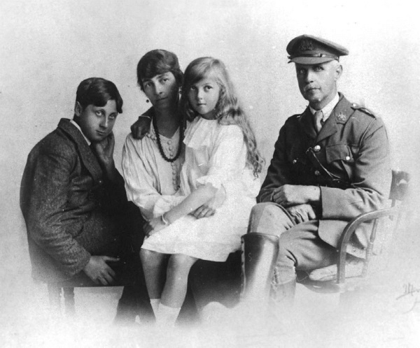 Иллюстрация к книге — Джордж Оруэлл. Неприступная душа [i_006.jpg]