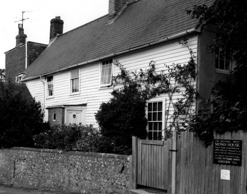 Иллюстрация к книге — Вирджиния Вулф: &quot;моменты бытия&quot; [i_035.jpg]