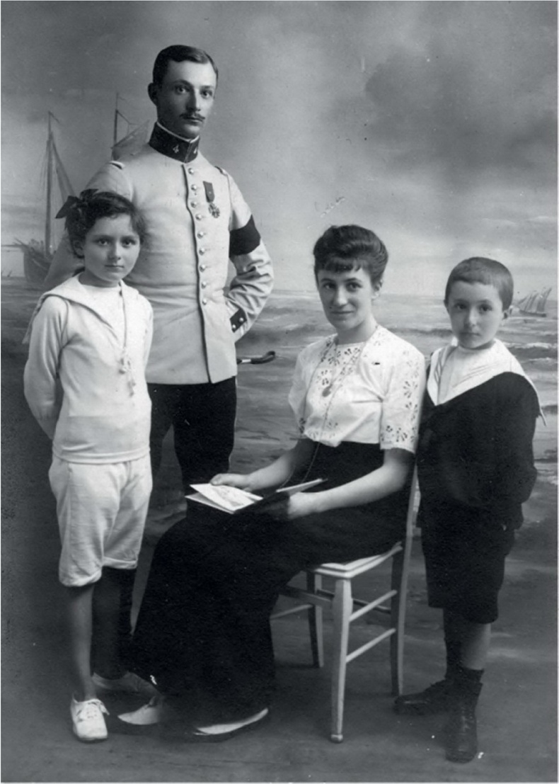 Иллюстрация к книге — Кроссовки. Культурная биография спортивной обуви [i_020.jpg]