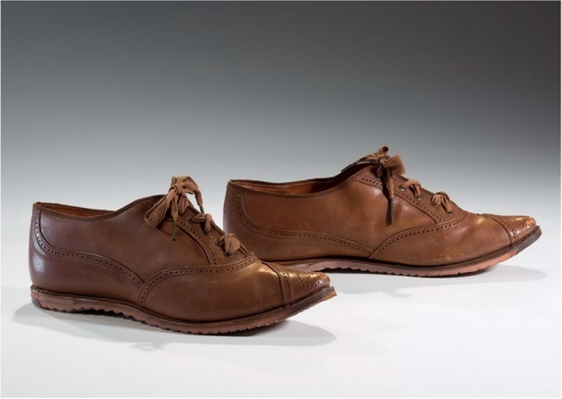 Иллюстрация к книге — Кроссовки. Культурная биография спортивной обуви [i_023.jpg]