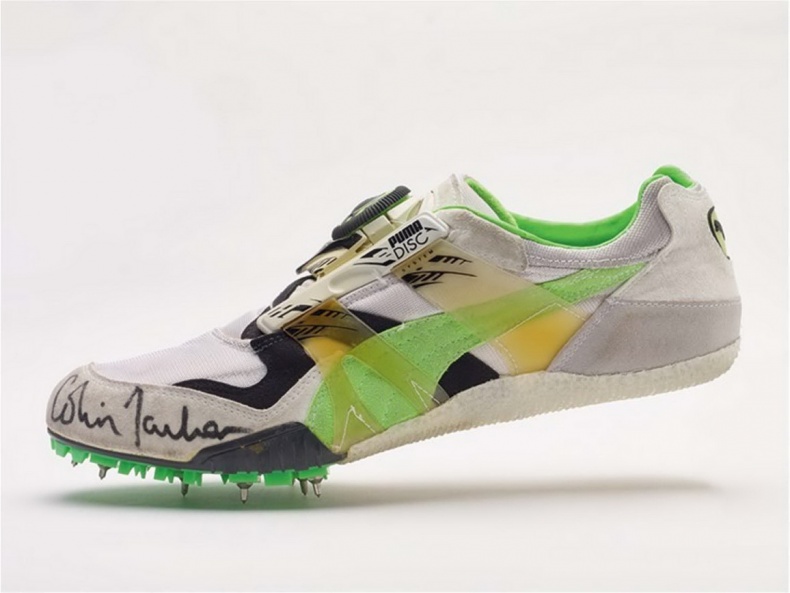 Иллюстрация к книге — Кроссовки. Культурная биография спортивной обуви [i_031.jpg]