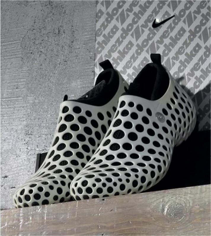 Иллюстрация к книге — Кроссовки. Культурная биография спортивной обуви [i_037.jpg]