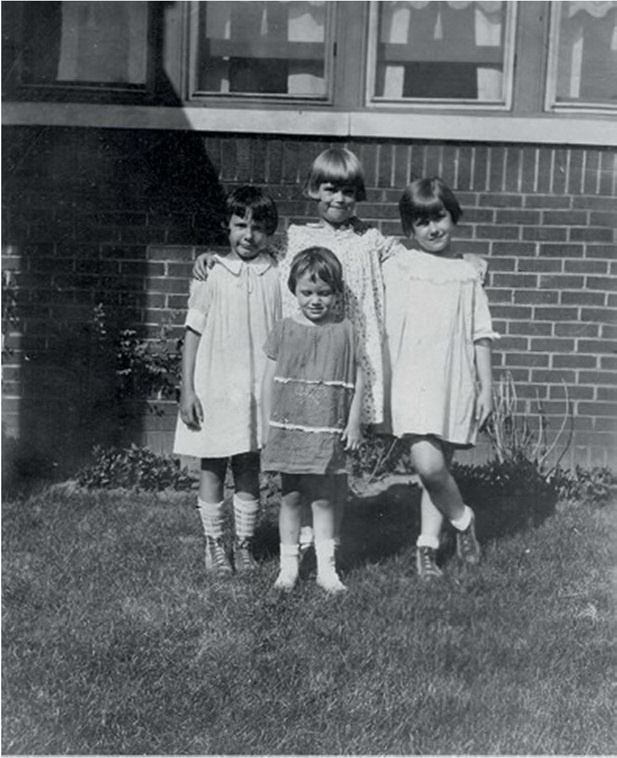 Иллюстрация к книге — Кроссовки. Культурная биография спортивной обуви [i_093.jpg]