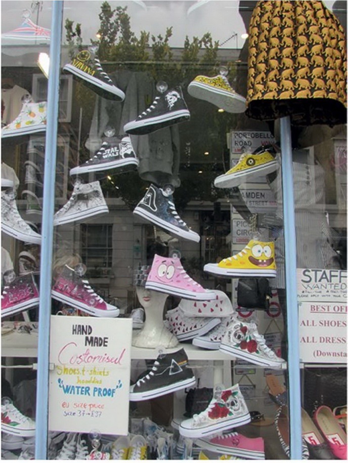 Иллюстрация к книге — Кроссовки. Культурная биография спортивной обуви [i_105.jpg]