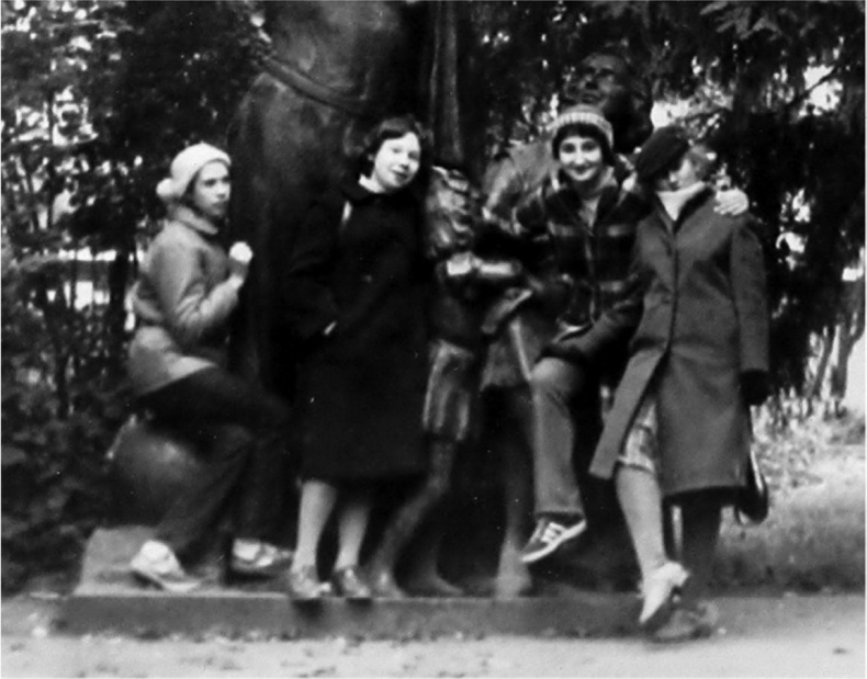 Иллюстрация к книге — Кроссовки. Культурная биография спортивной обуви [i_136.jpg]