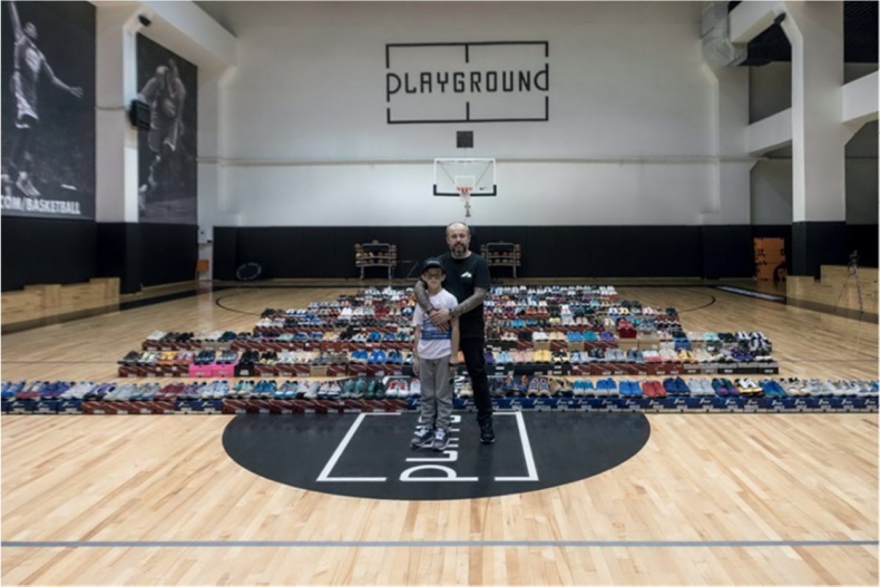 Иллюстрация к книге — Кроссовки. Культурная биография спортивной обуви [i_155.jpg]