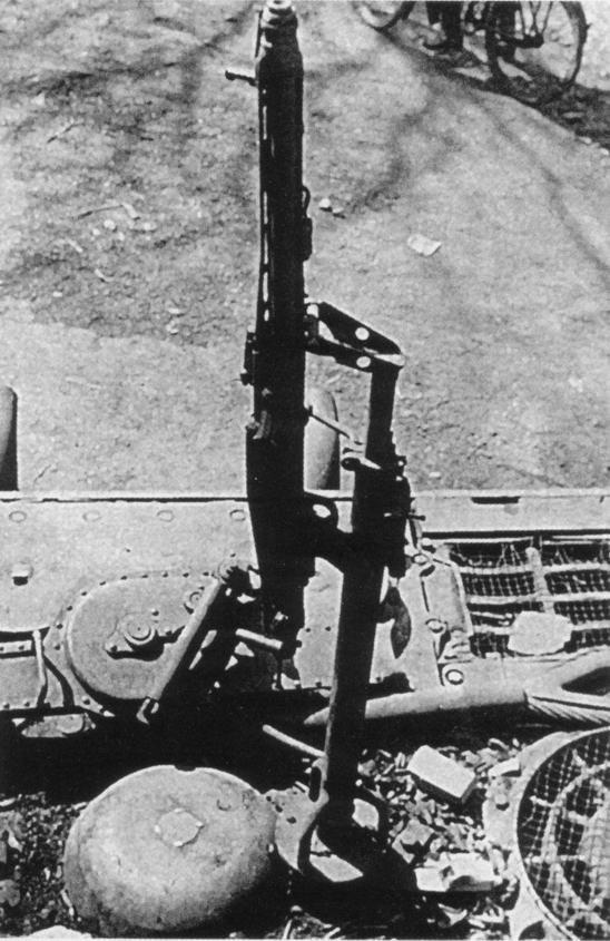 Иллюстрация к книге — «Ягдтигр» самый большой истребитель танков [img_65.jpg]