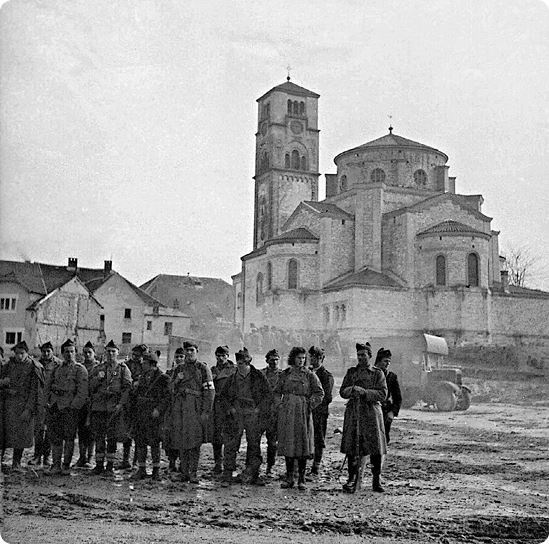 Иллюстрация к книге — Балканы. Окраины империй [i_086.jpg]