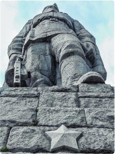 Иллюстрация к книге — Балканы. Окраины империй [i_213.jpg]