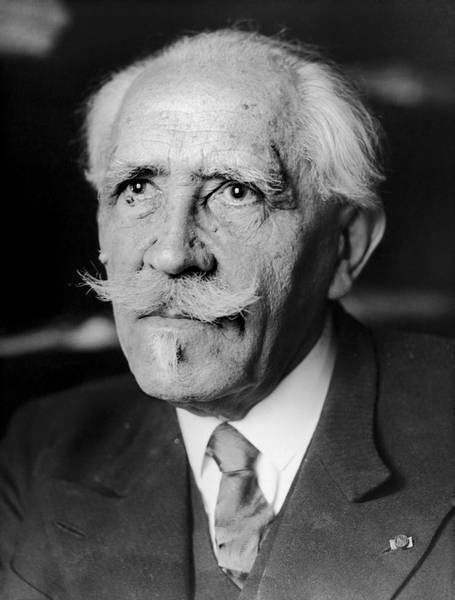 Иллюстрация к книге — Говорит Альберт Эйнштейн [i_025.jpg]