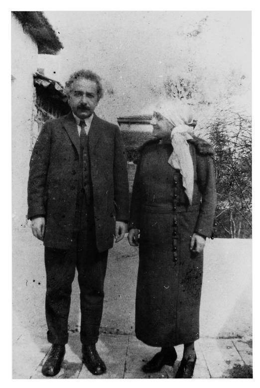 Иллюстрация к книге — Говорит Альберт Эйнштейн [i_046.jpg]