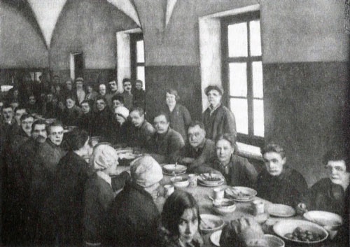 Иллюстрация к книге — Коммунизм своими руками. Образ аграрных коммун в Советской России [i_005.jpg]