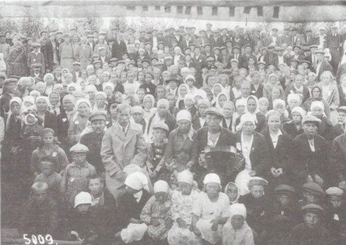 Иллюстрация к книге — Коммунизм своими руками. Образ аграрных коммун в Советской России [i_009.jpg]