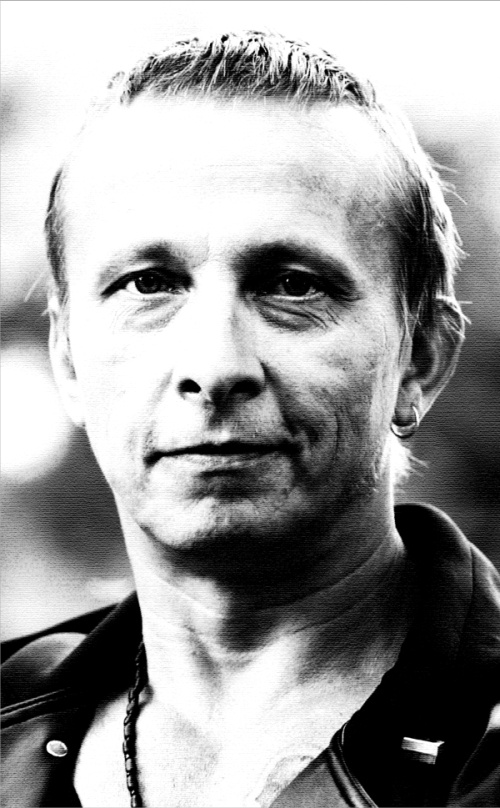 Иллюстрация к книге — Запах фиалки [i_001.jpg]