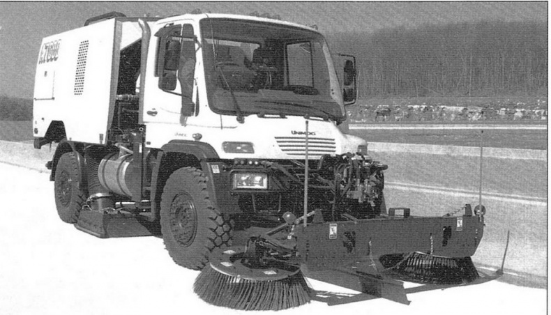 Иллюстрация к книге — Бронетранспортёры на шасси UNIMOG 1950 - 2009 гг. [img_14.jpg]