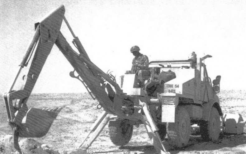 Иллюстрация к книге — Бронетранспортёры на шасси UNIMOG 1950 - 2009 гг. [img_22.jpg]