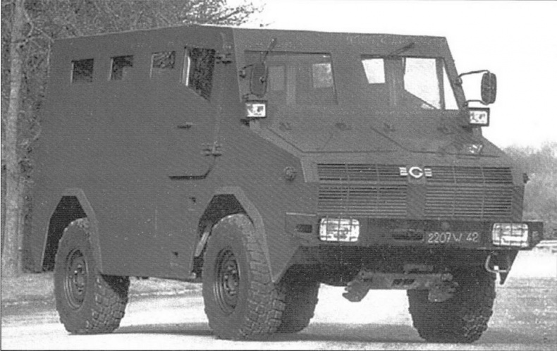 Иллюстрация к книге — Бронетранспортёры на шасси UNIMOG 1950 - 2009 гг. [img_35.jpg]