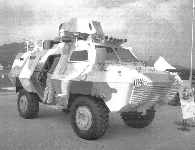 Иллюстрация к книге — Бронетранспортёры на шасси UNIMOG 1950 - 2009 гг. [img_43.jpg]