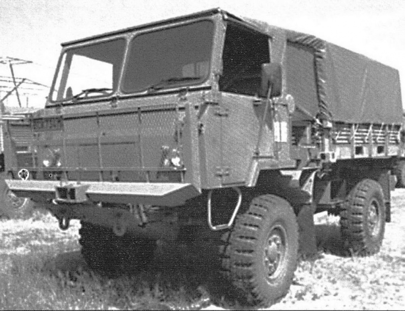 Иллюстрация к книге — Бронетранспортёры на шасси UNIMOG 1950 - 2009 гг. [img_46.jpg]
