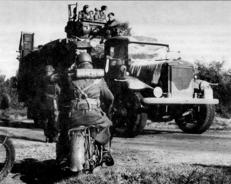 Иллюстрация к книге — Транспортёры танков 1930 -1940 гг. [img_4.jpg]