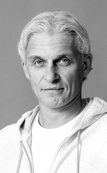 Иллюстрация к книге — Революция. Как построить крупнейший онлайн-банк в мире [i_001.jpg]