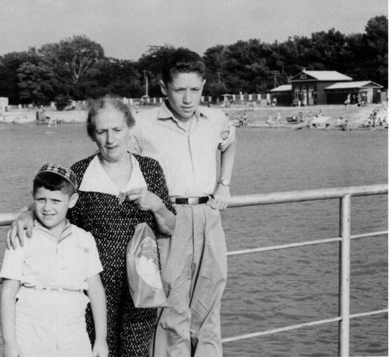 Иллюстрация к книге — Вкратце жизнь [i_015.jpg]