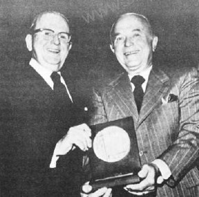 Иллюстрация к книге — McDonalds. Как создавалась империя [_37.jpg]