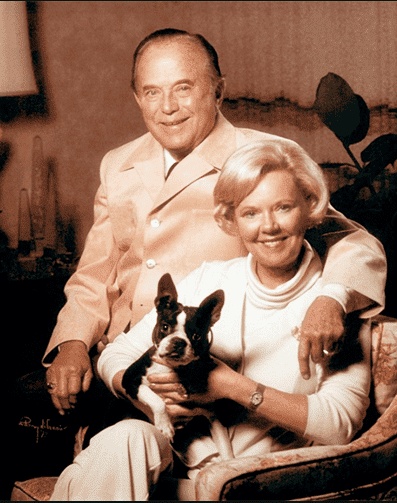 Иллюстрация к книге — McDonalds. Как создавалась империя [nafotorehjjkrokstretejjzhenojjdzhoan.jpg]