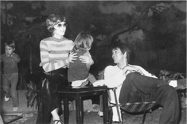 Иллюстрация к книге — Брюс Ли. Путь совершенства [i_045.jpg]