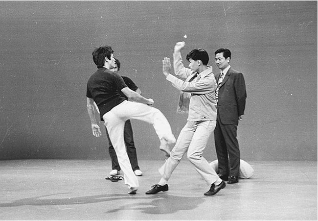 Иллюстрация к книге — Брюс Ли. Путь совершенства [i_061.jpg]