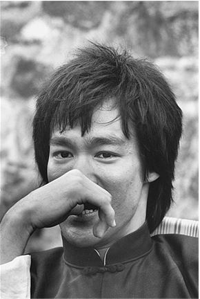 Иллюстрация к книге — Брюс Ли. Путь совершенства [i_096.jpg]