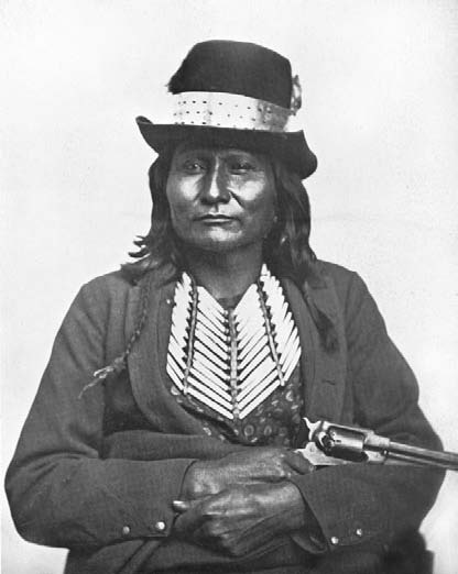 Иллюстрация к книге — Военное дело индейцев Дикого Запада. Самая полная энциклопедия [i_016.jpg]