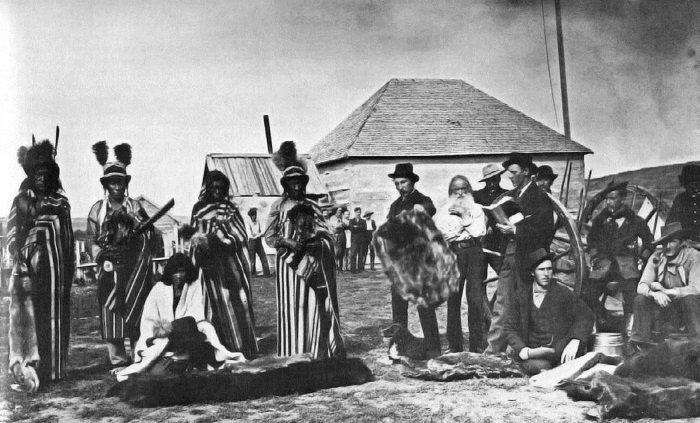 Иллюстрация к книге — Военное дело индейцев Дикого Запада. Самая полная энциклопедия [i_020.jpg]