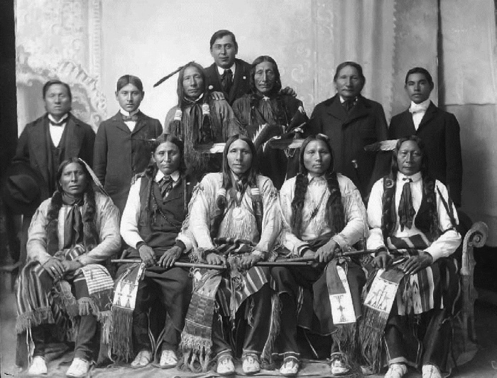 Иллюстрация к книге — Военное дело индейцев Дикого Запада. Самая полная энциклопедия [i_035.jpg]