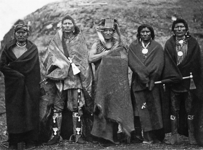 Иллюстрация к книге — Военное дело индейцев Дикого Запада. Самая полная энциклопедия [i_079.jpg]