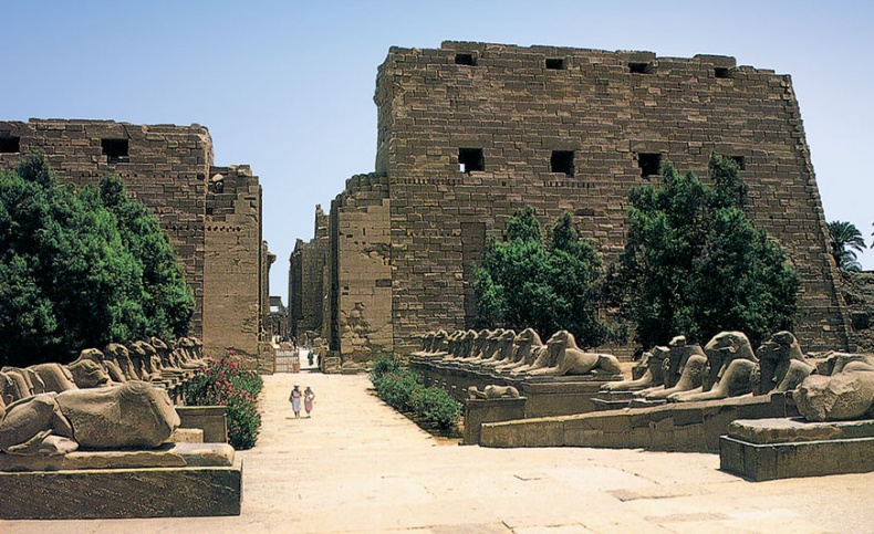 Иллюстрация к книге — Всеобщая история архитектуры и строительной техники. Учебник. В 3 частях. Часть 1. История архитектуры и строительной техники Древнего и античного мира [i_185.jpg]