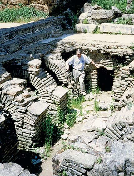 Иллюстрация к книге — Всеобщая история архитектуры и строительной техники. Учебник. В 3 частях. Часть 1. История архитектуры и строительной техники Древнего и античного мира [i_294.jpg]