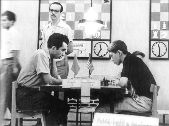 Иллюстрация к книге — Конец игры. Биография Роберта Фишера [i_013.jpg]