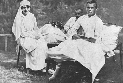 Иллюстрация к книге — Застигнутые революцией. Живые голоса очевидцев [i_026.jpg]