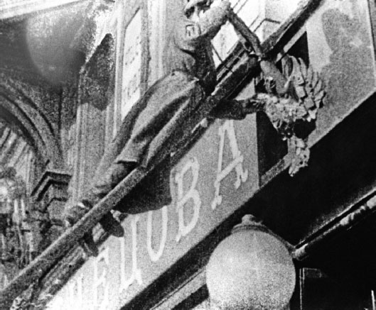 Иллюстрация к книге — Застигнутые революцией. Живые голоса очевидцев [i_043.jpg]