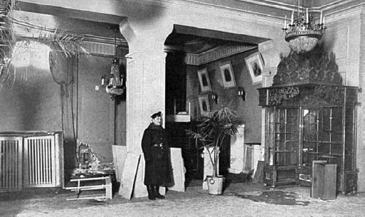 Иллюстрация к книге — Застигнутые революцией. Живые голоса очевидцев [i_049.jpg]