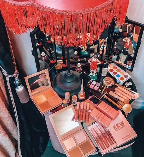 Иллюстрация к книге — Голая. Правда о том, как быть настоящей женщиной [i_014.jpg]