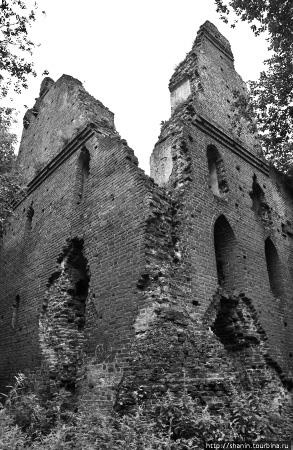 Иллюстрация к книге — Кёнигсберг-13, или Последняя тайна янтарной комнаты [i_007.jpg]