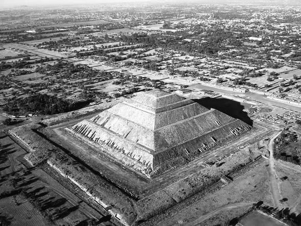 Иллюстрация к книге — Кёнигсберг-13, или Последняя тайна янтарной комнаты [i_057.jpg]